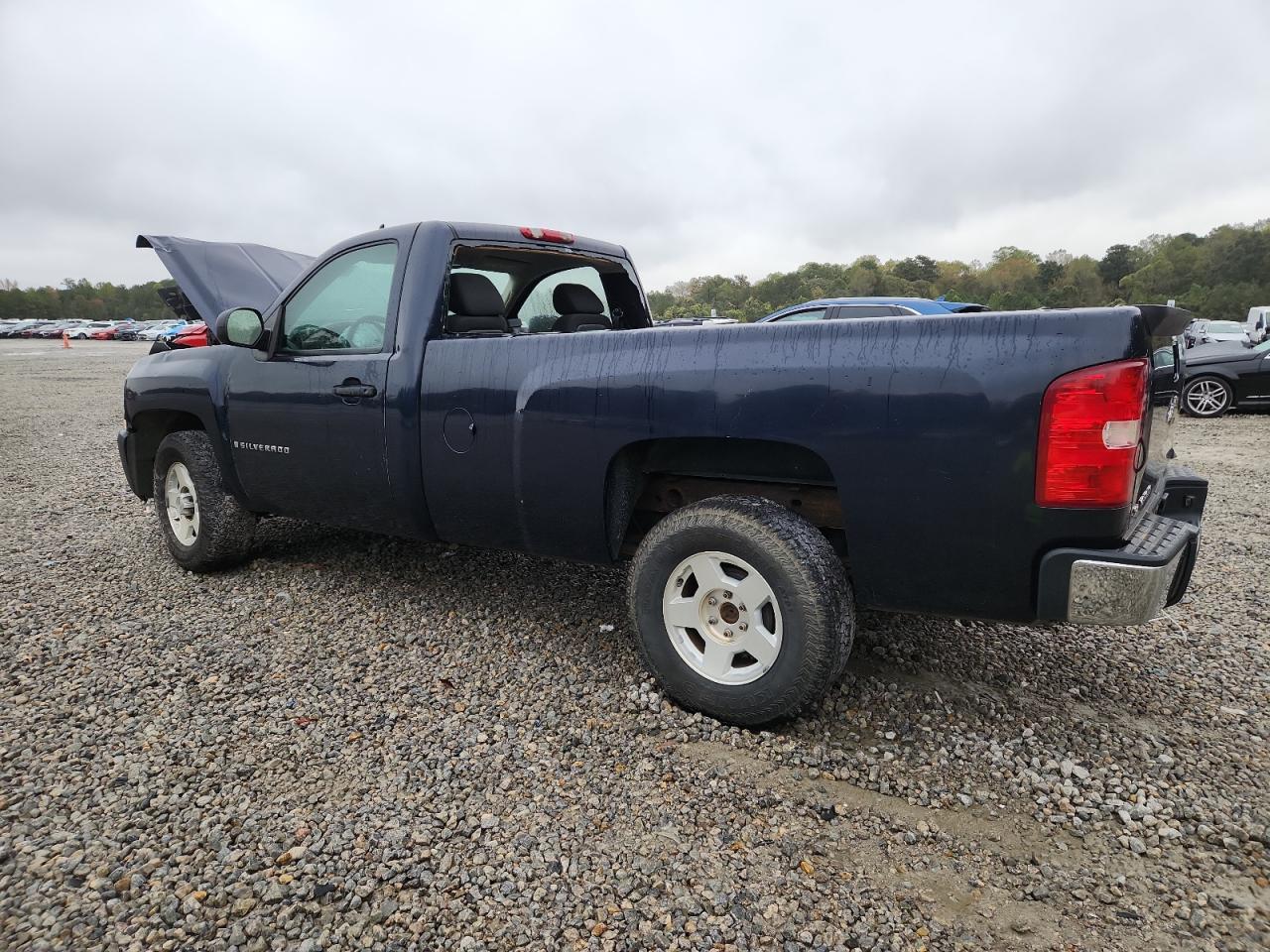 2008 Chevrolet Silverado C1500 - Image 2