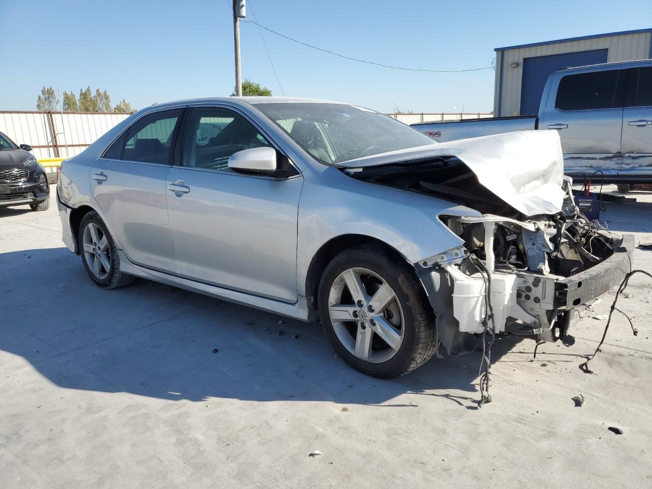 2014 Toyota Camry L - Фото 4