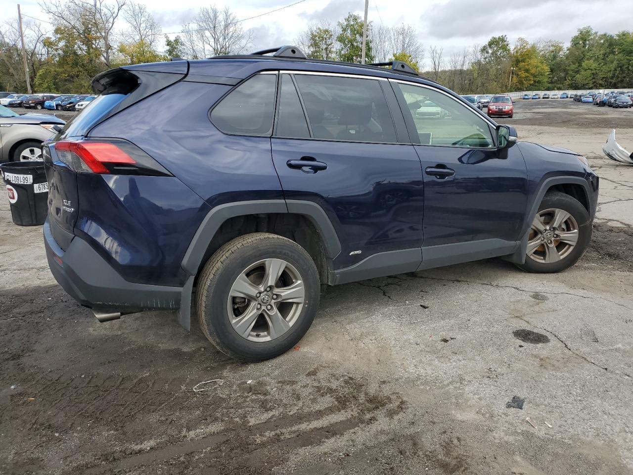 2023 Toyota Rav4 Xle - Фото 3