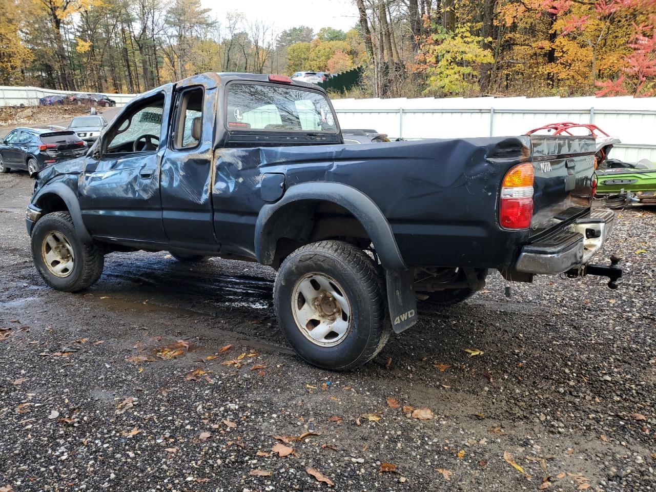2004 Toyota Tacoma Xtracab - Image 2