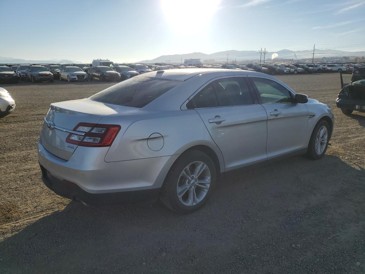 2015 Ford Taurus Sel - Image 3