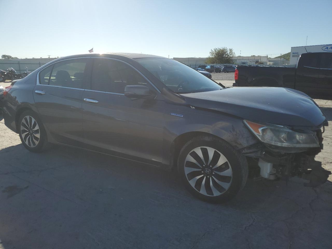 2017 Honda Accord Hybrid Exl - Image 4