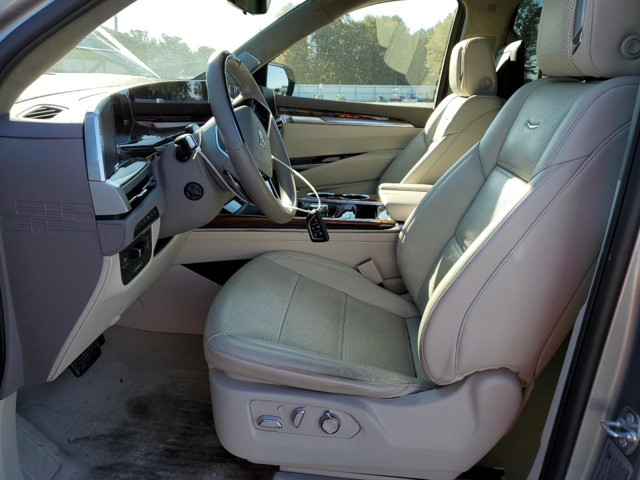 2025 Cadillac Escalade Premium Luxury Platinum - Image 7