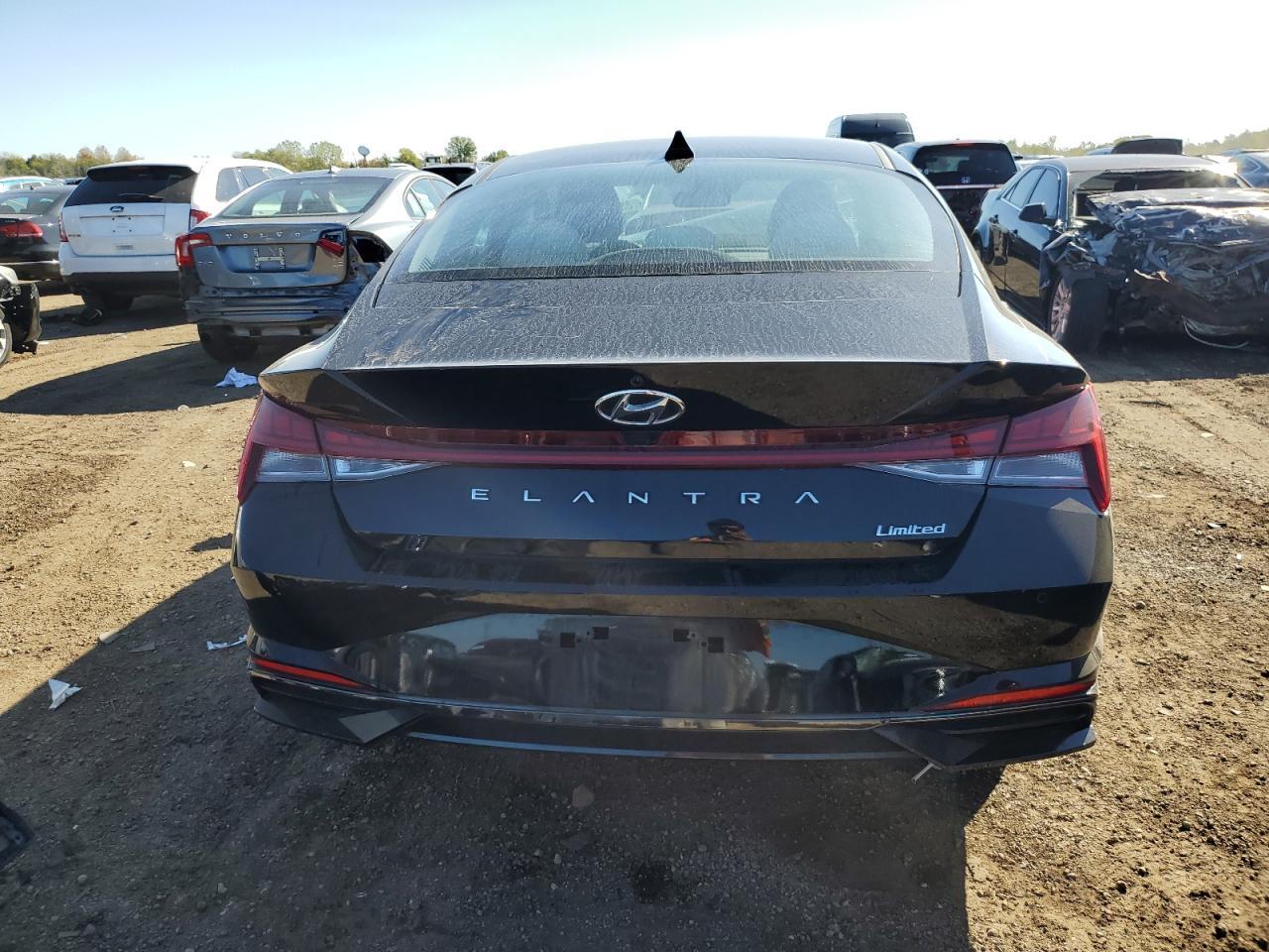 2023 Hyundai Elantra Limited - Image 6