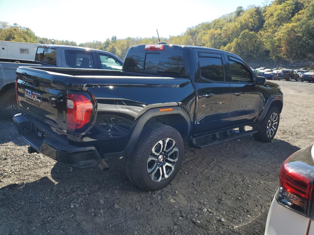 2024 GMC Canyon At4 - Image 3
