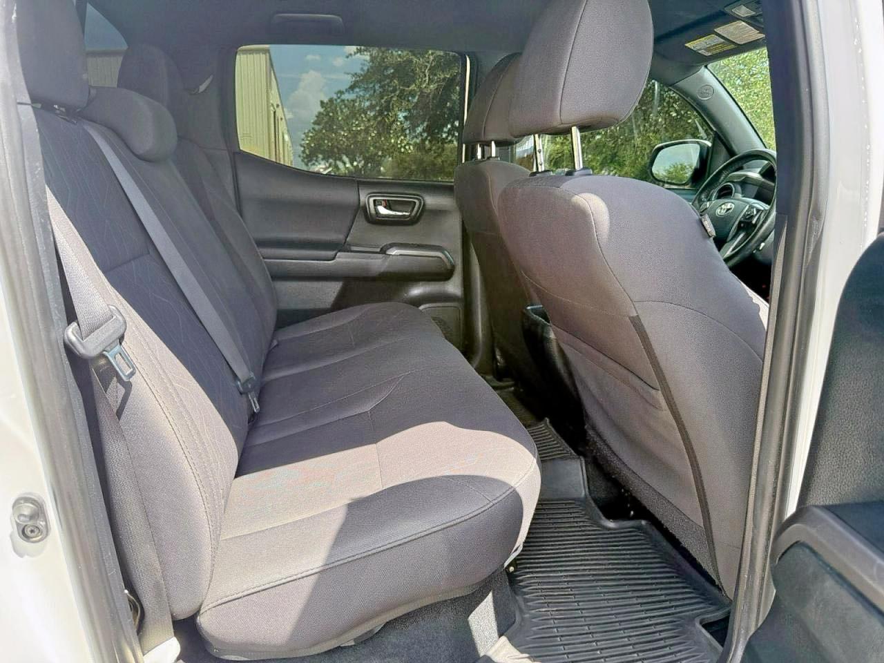 2017 Toyota Tacoma Double Cab - Image 6