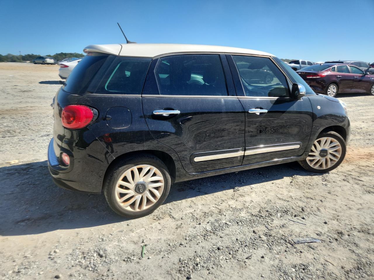 2015 Fiat 500L Lounge - Фото 3