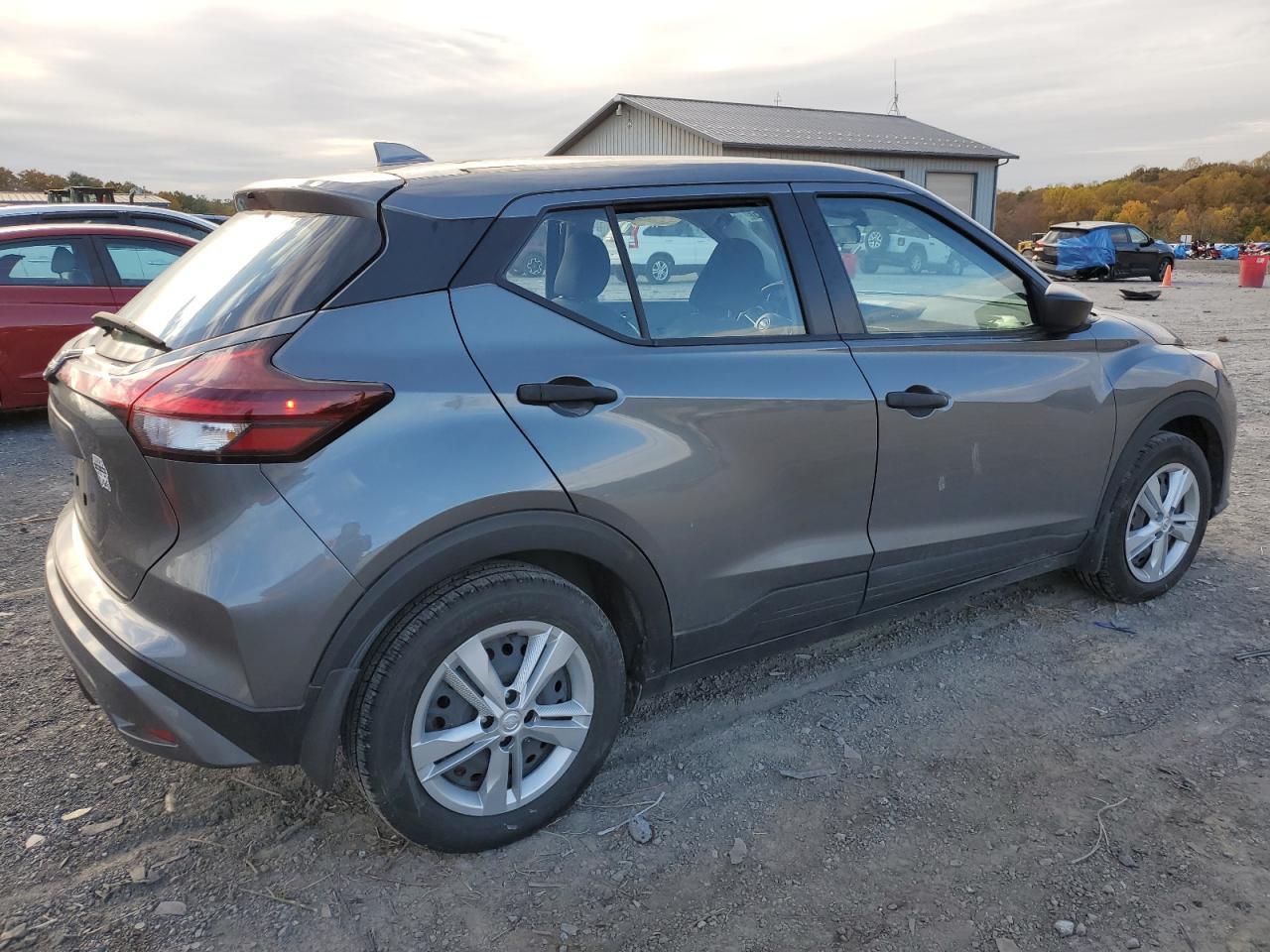 2022 Nissan Kicks S - Фото 3