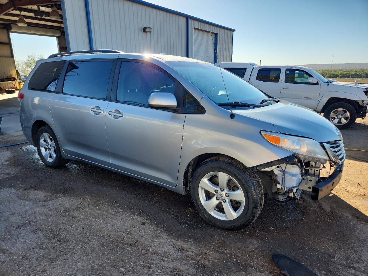 2014 Toyota Sienna Le - Фото 4