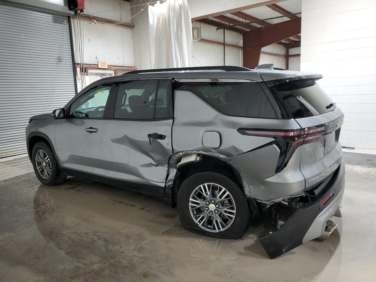 2024 Chevrolet Traverse Lt - Image 2