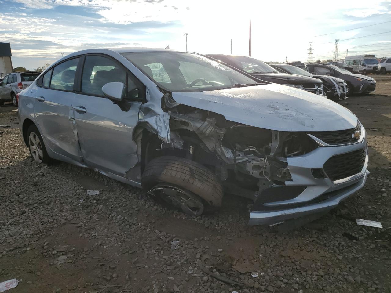 2017 Chevrolet Cruze Ls - Фото 4