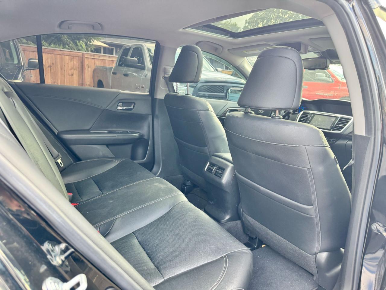 2017 Honda Accord Touring Hybrid - Image 6