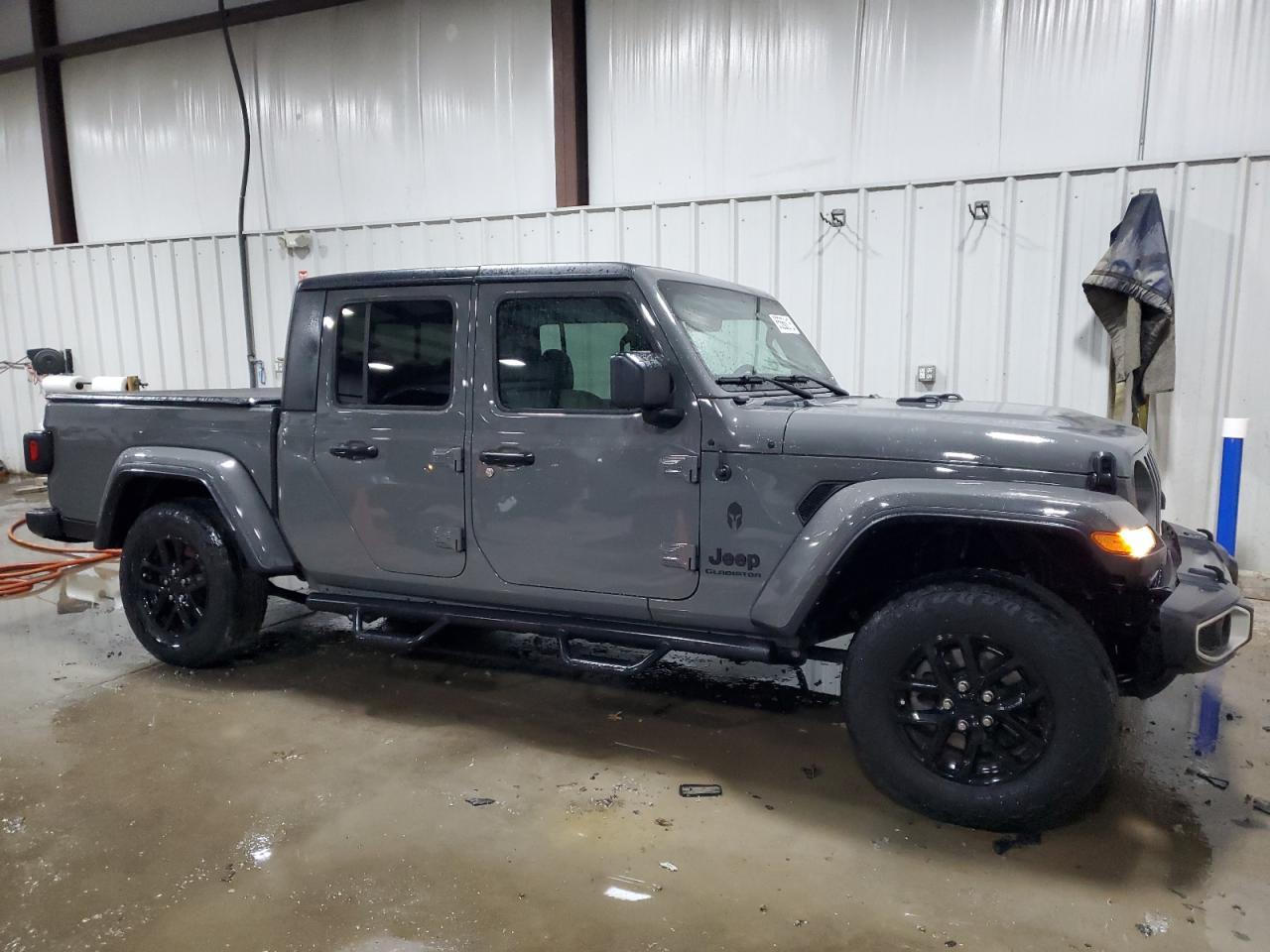 2021 Jeep Gladiator Sport - Фото 4