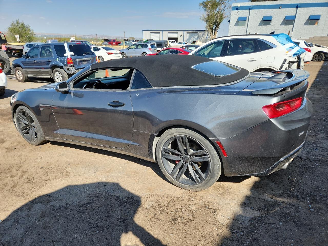 2017 Chevrolet Camaro Ls - Фото 2