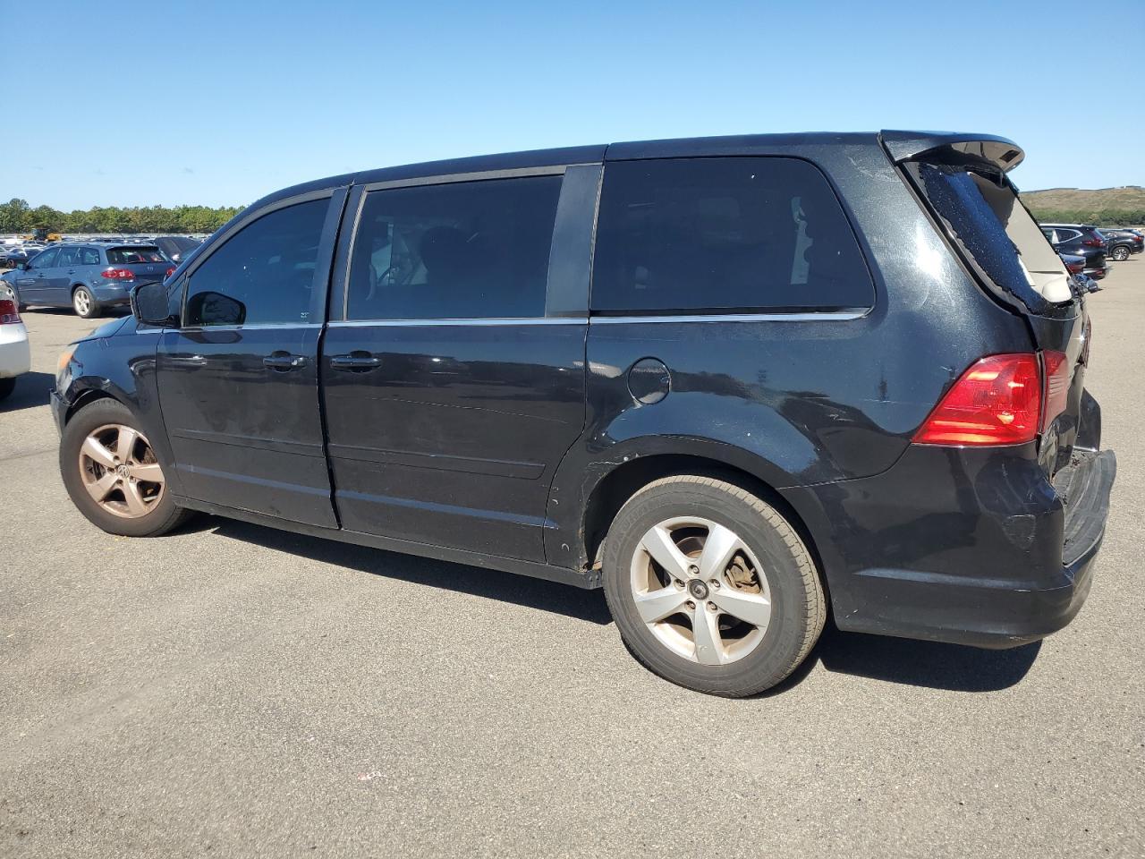 2010 Volkswagen Routan Sel - Фото 2