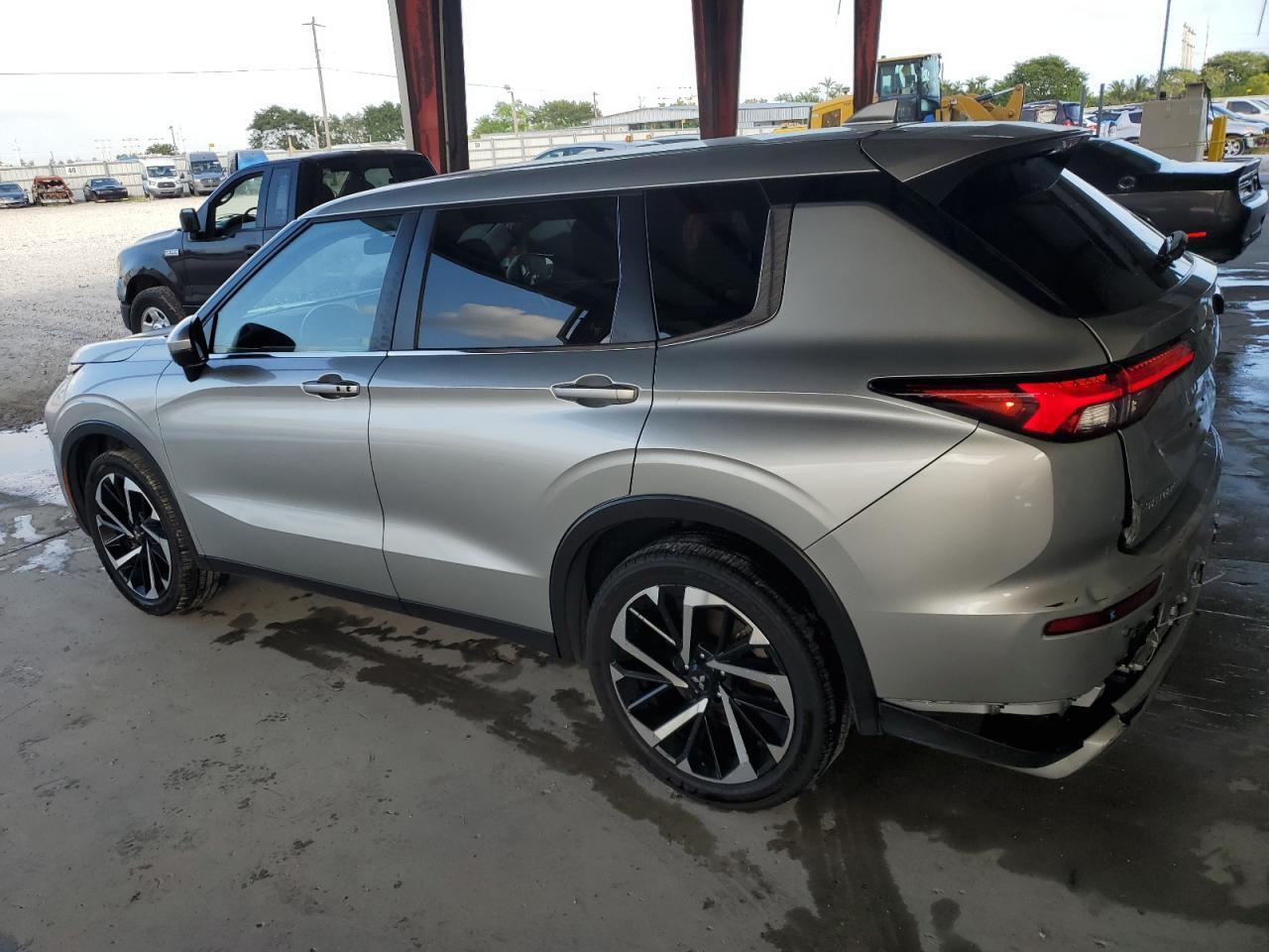 2023 Mitsubishi Outlander Se - Фото 2