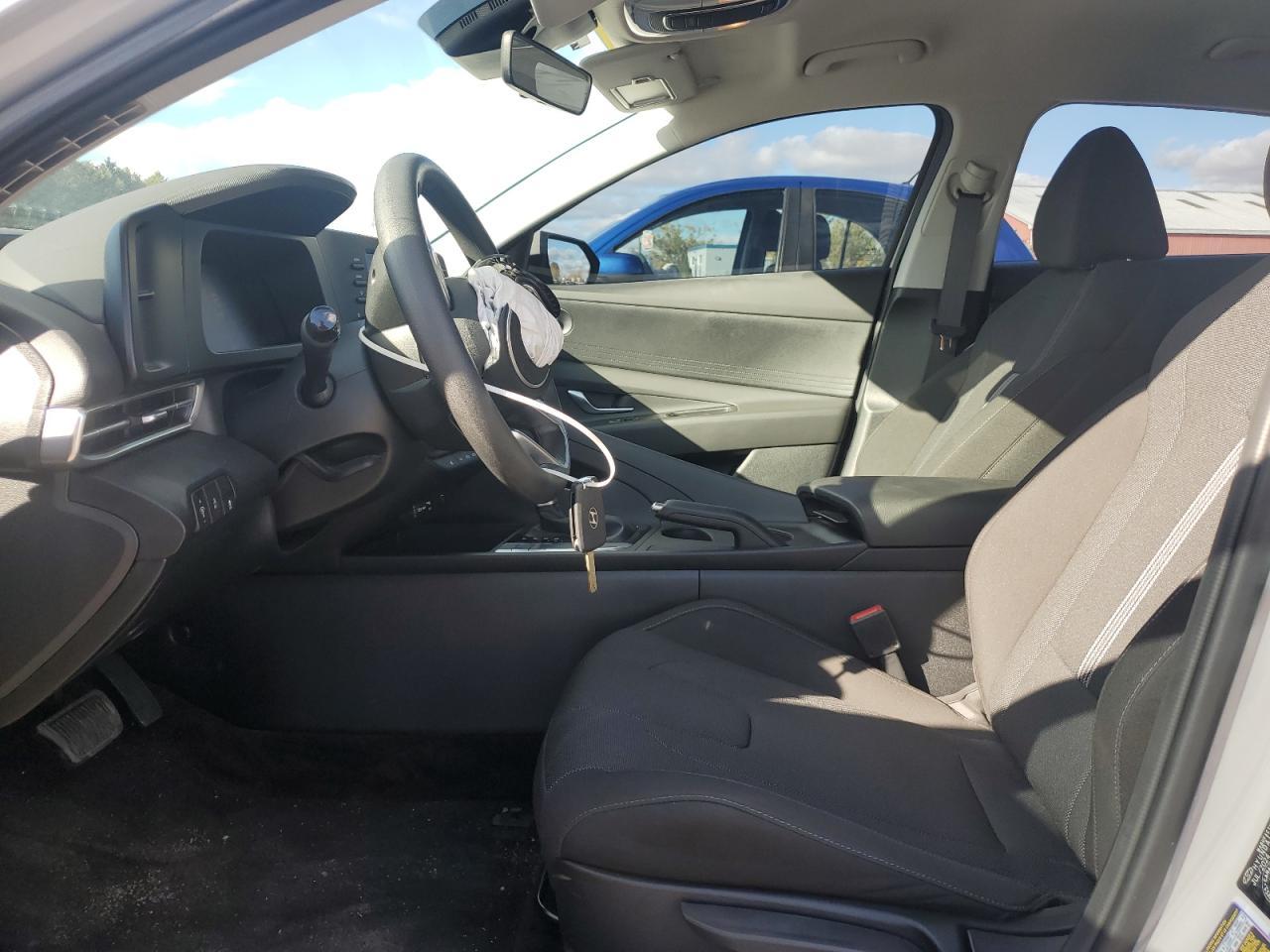 2025 Hyundai Elantra Sel Sport - Фото 7