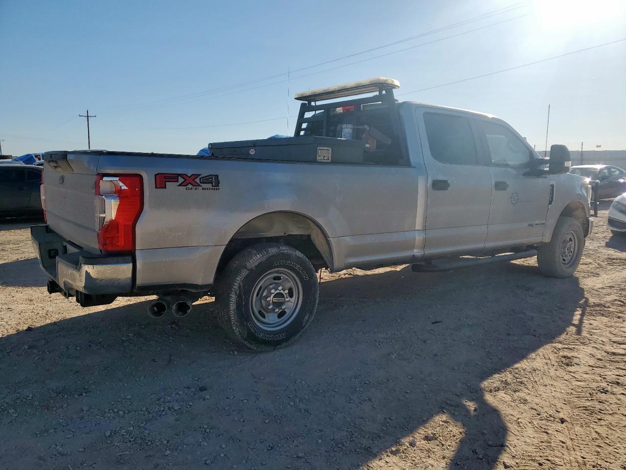 2022 Ford F250 Super Duty - Фото 3