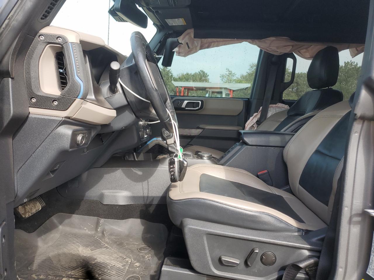 2022 Ford Bronco Base - Image 7