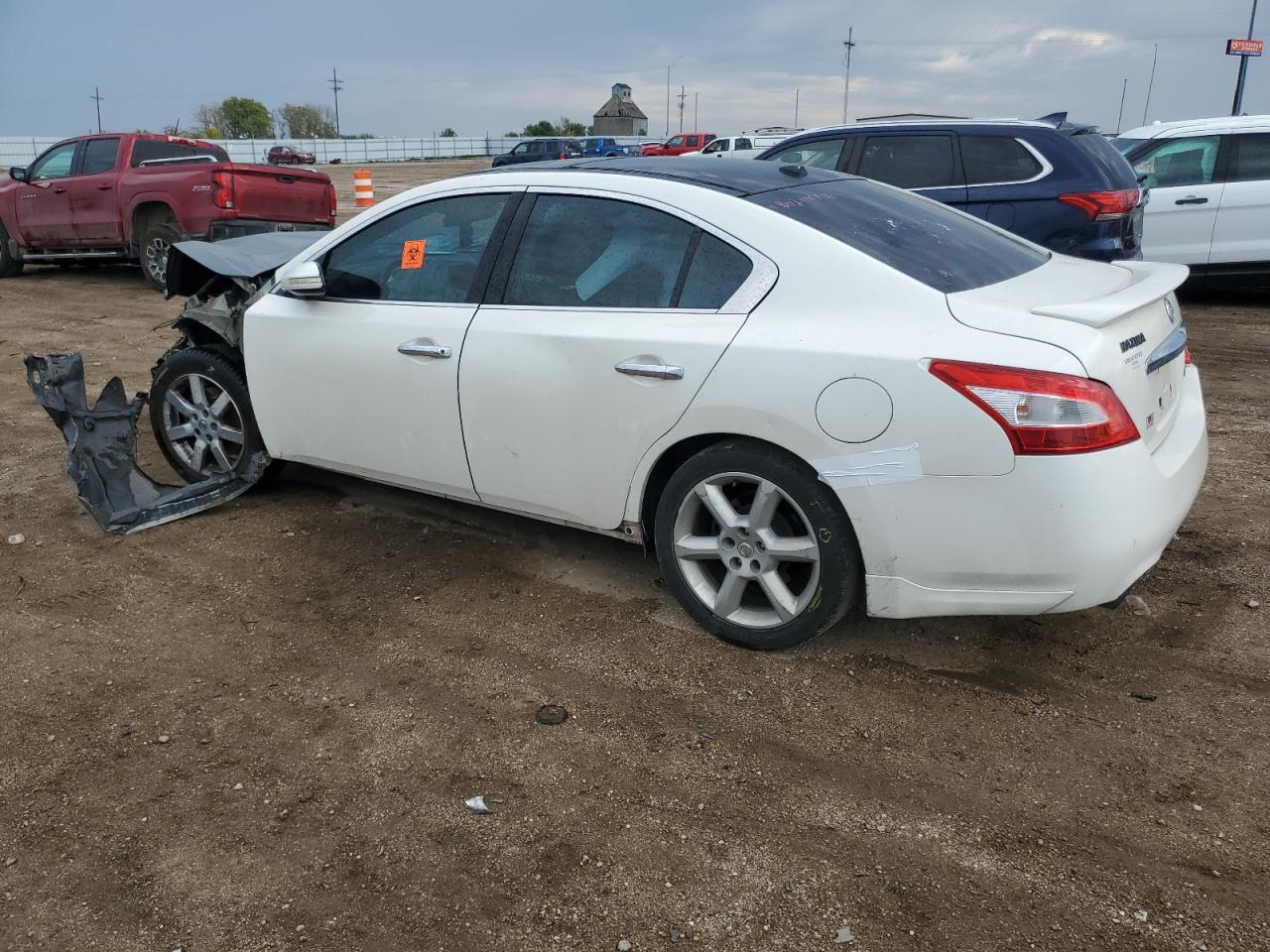 2010 Nissan Maxima S - Фото 2