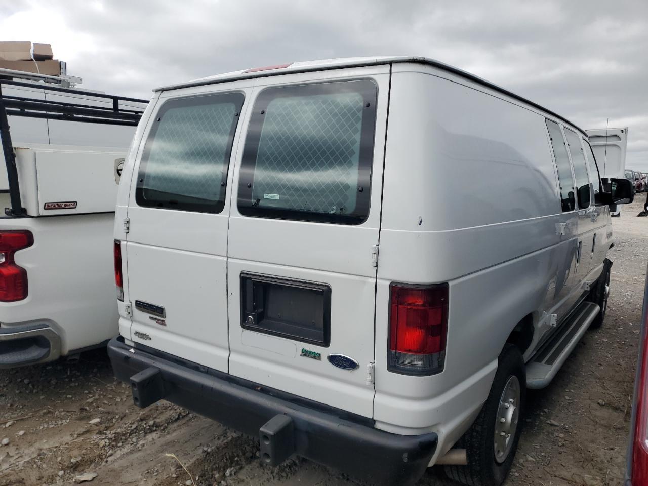 2013 Ford Econoline E250 Van - Фото 3