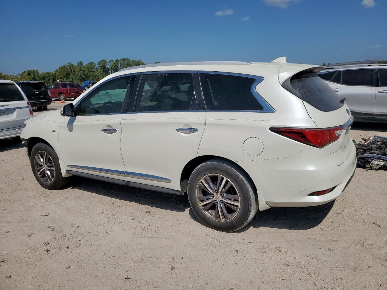 2017 Infiniti Qx60 - Image 2