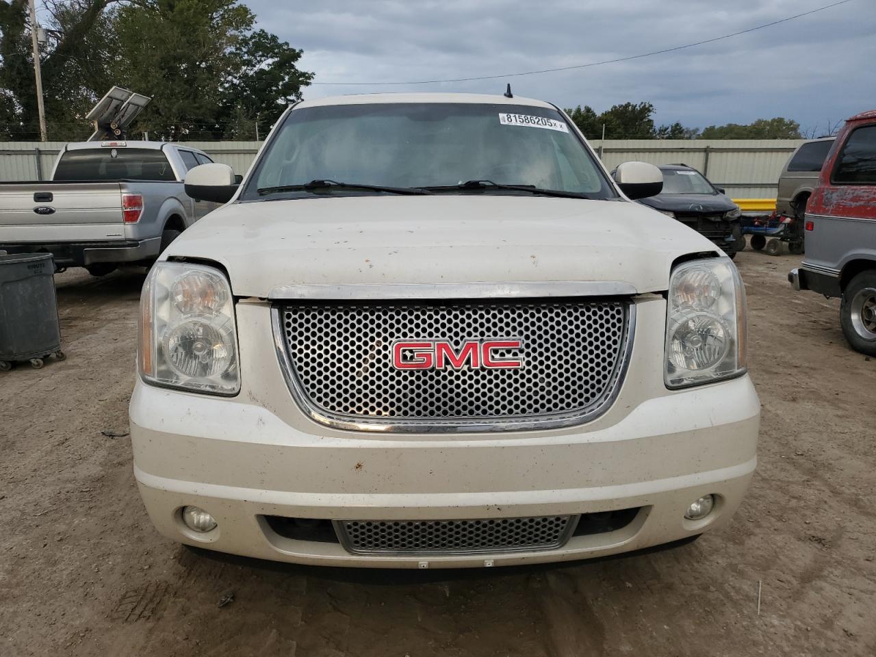 2012 GMC Yukon Denali - Image 5