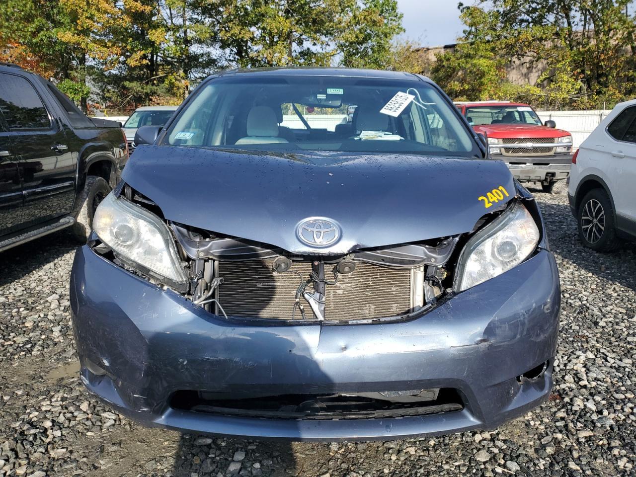 2015 Toyota Sienna Le - Фото 5