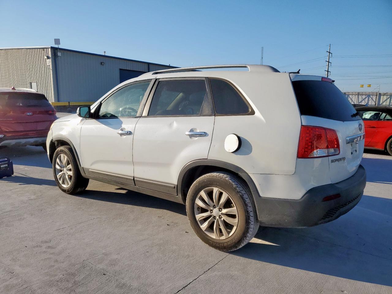 2011 Kia Sorento Base - Image 2