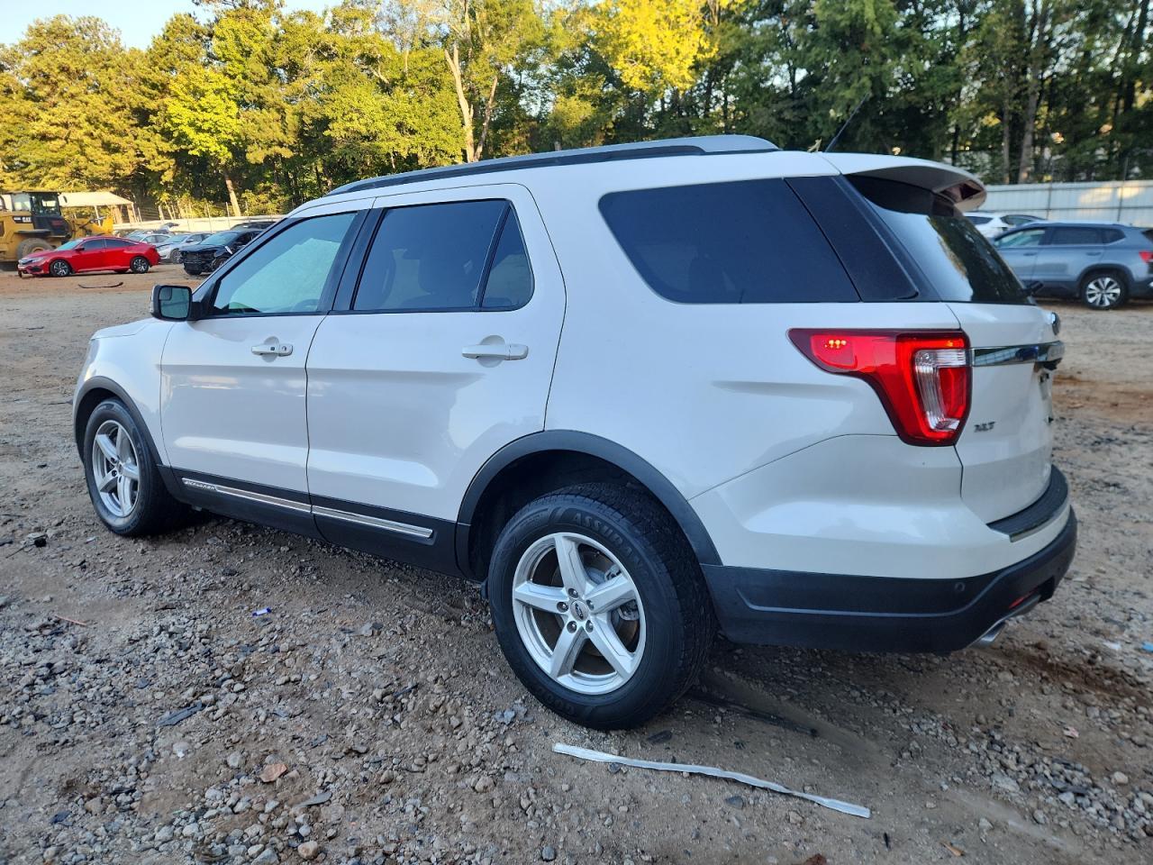 2018 Ford Explorer Xlt - Image 2