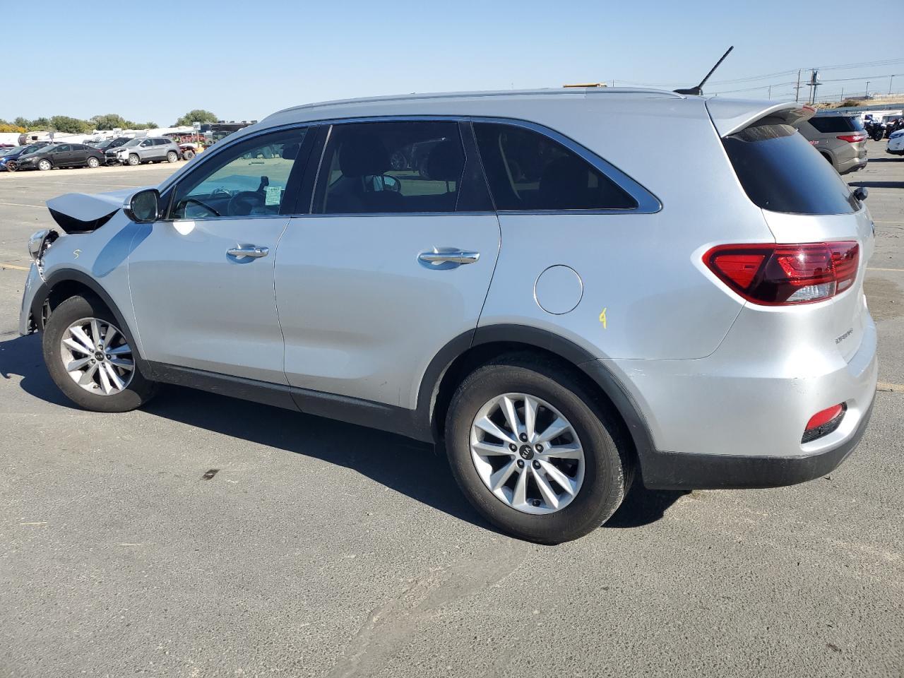 2020 Kia Sorento L - Image 2