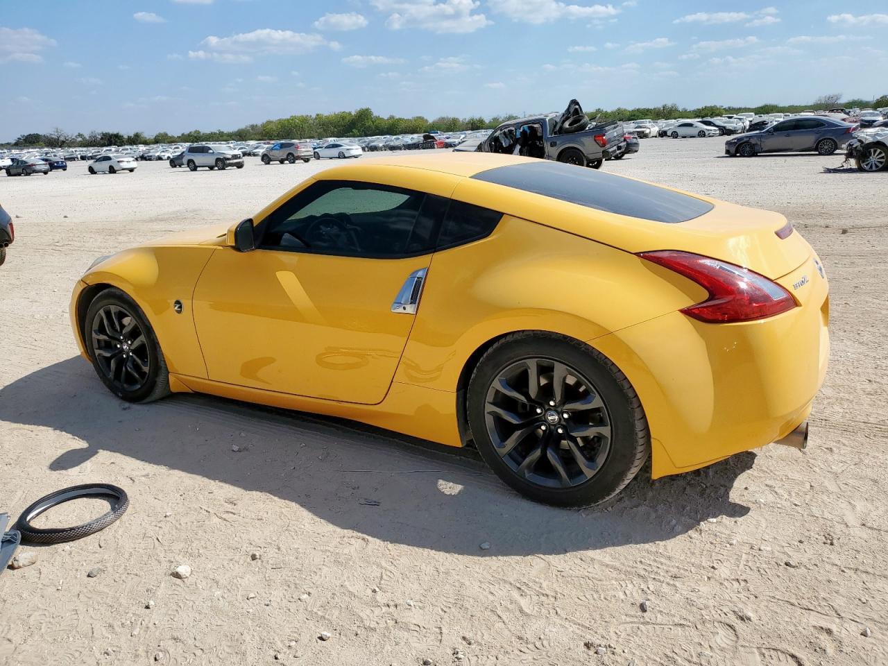 2017 Nissan 370Z Base - Фото 2