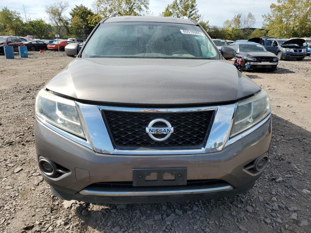 2014 Nissan Pathfinder S - Image 5