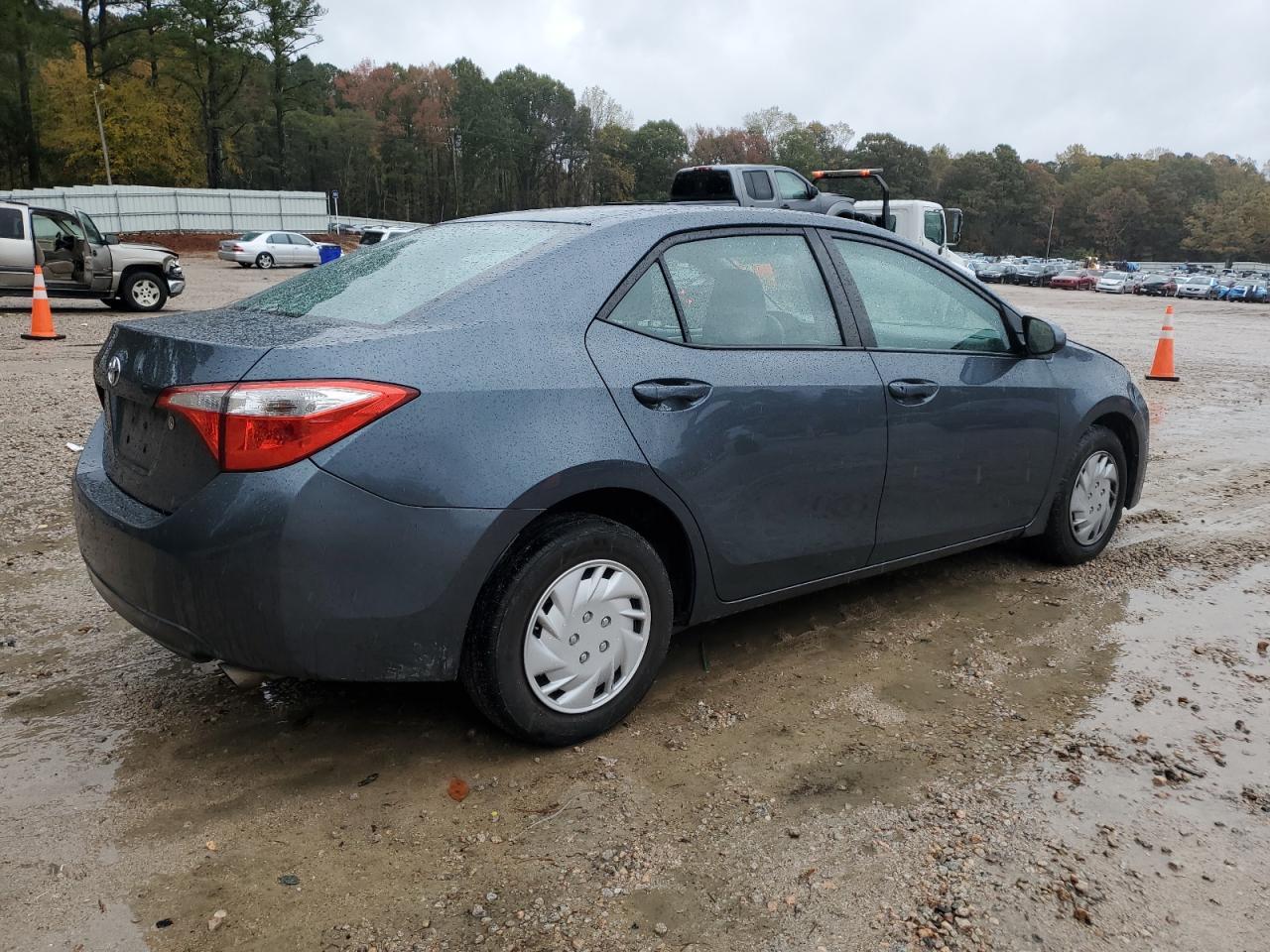 2015 Toyota Corolla L - Фото 3