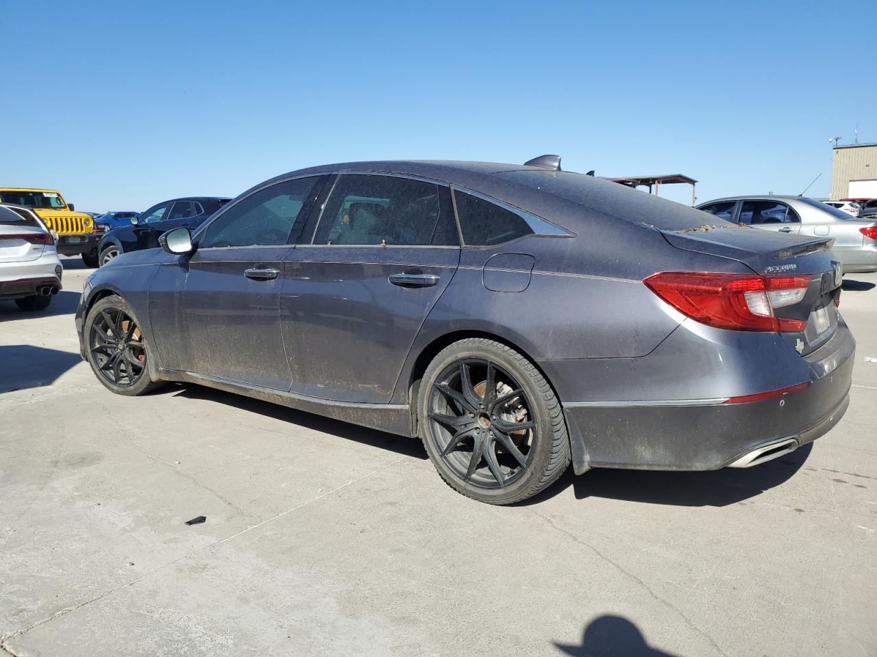 2018 Honda Accord Touring - Image 2