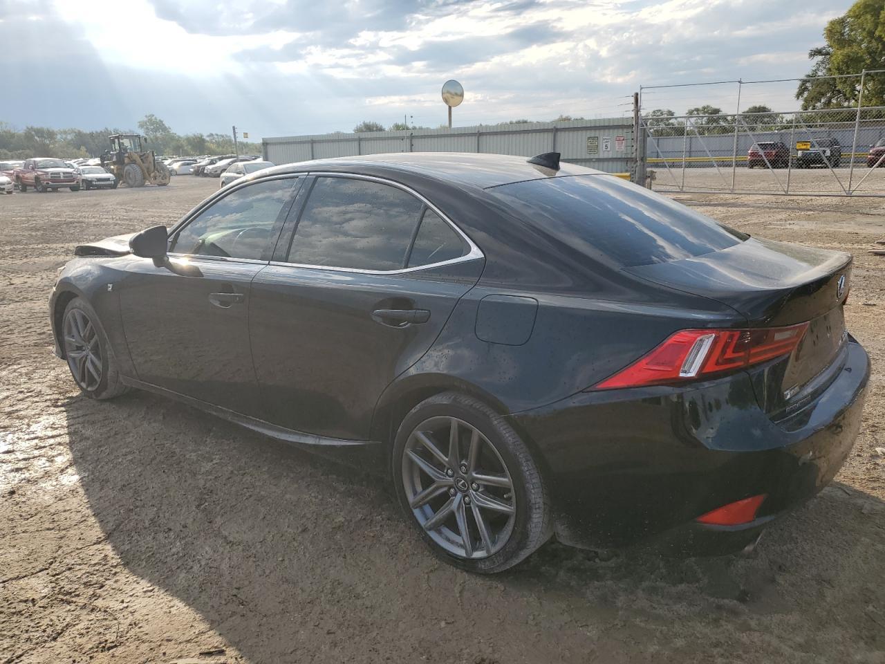 2015 Lexus Is 350 - Image 2