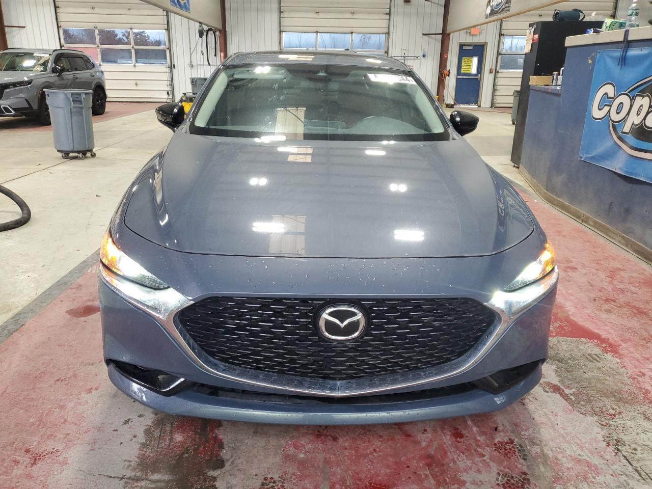 2023 Mazda 3 Preferred - Image 5