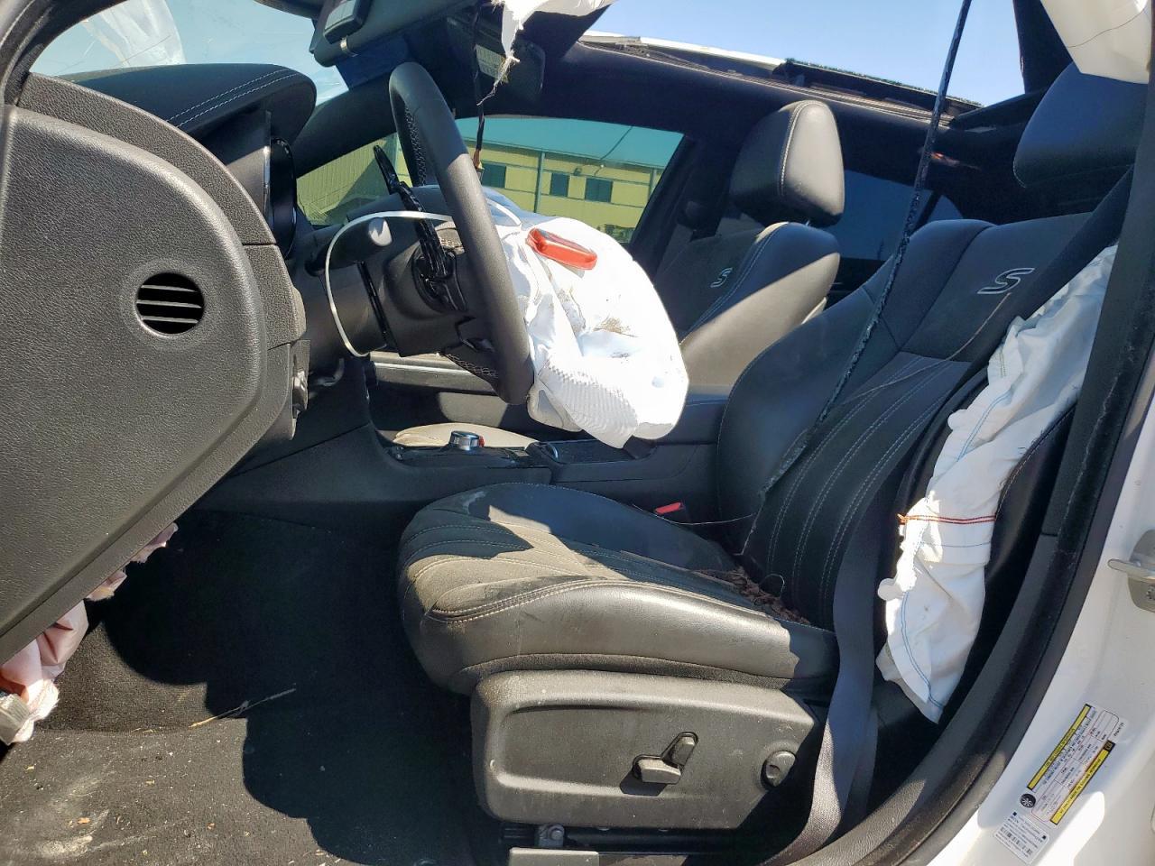 2023 Chrysler 300 S - Фото 7