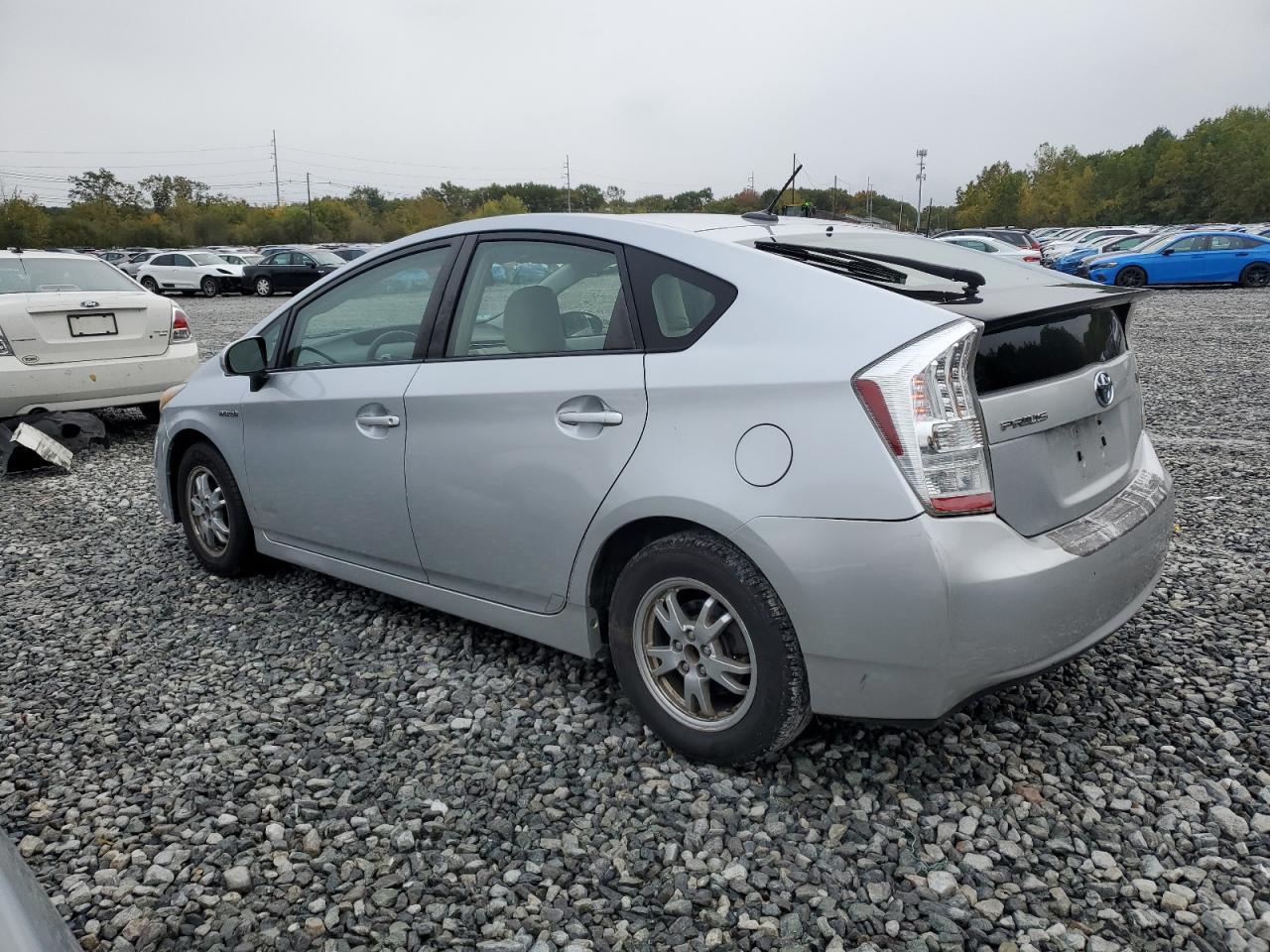 2011 Toyota Prius - Image 2