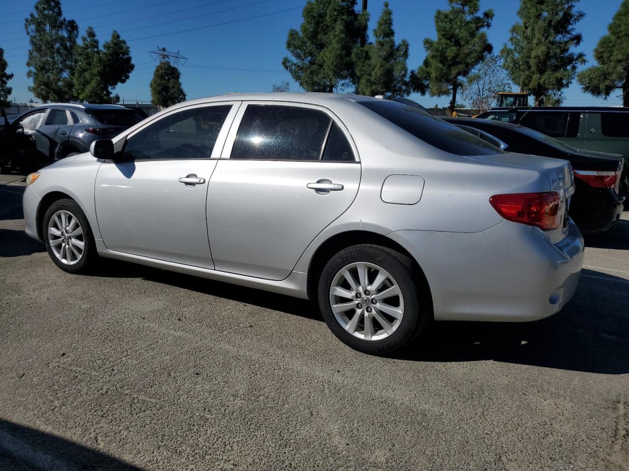 2009 Toyota Corolla Base - Фото 2