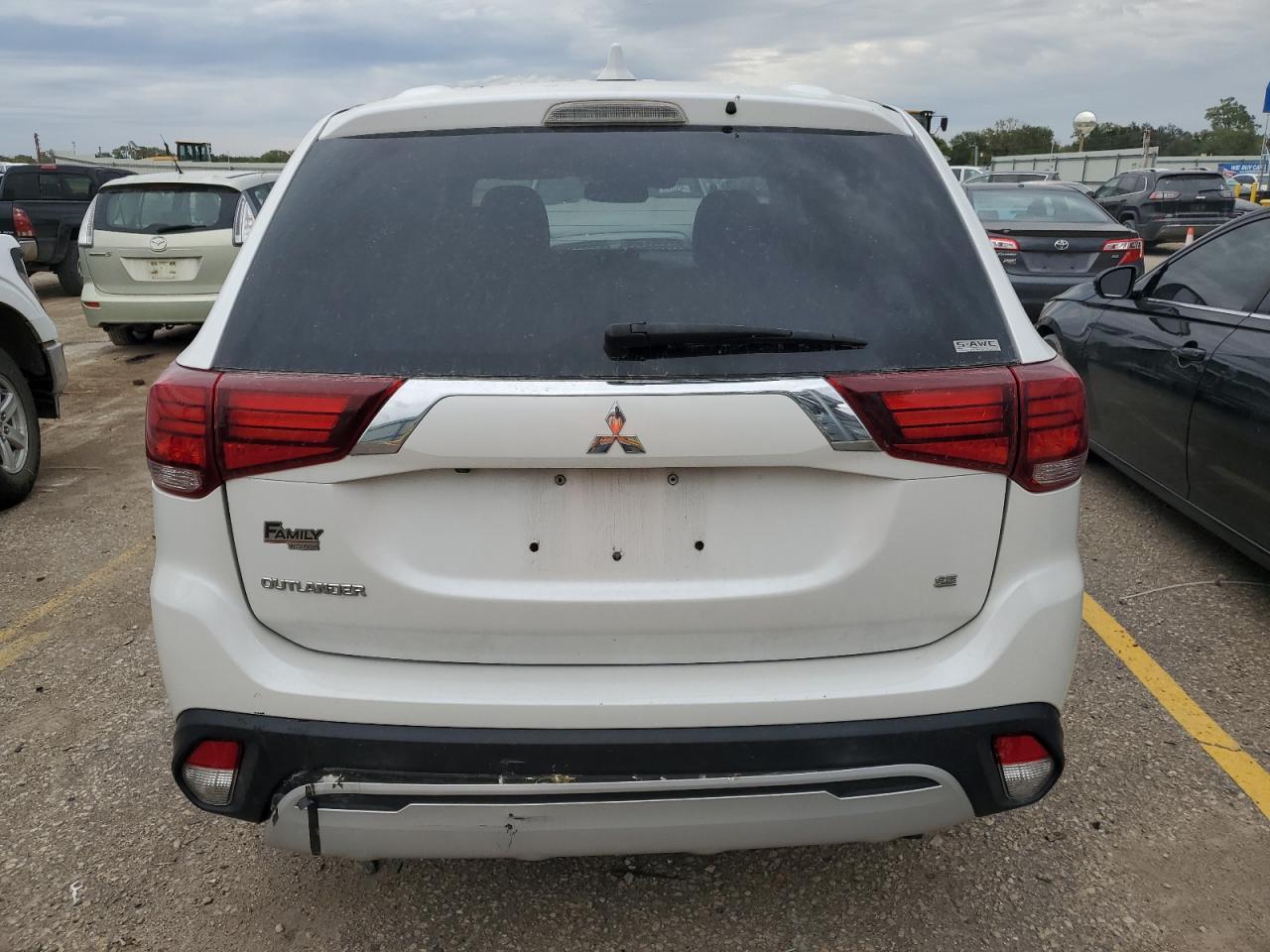 2020 Mitsubishi Outlander Se - Фото 6