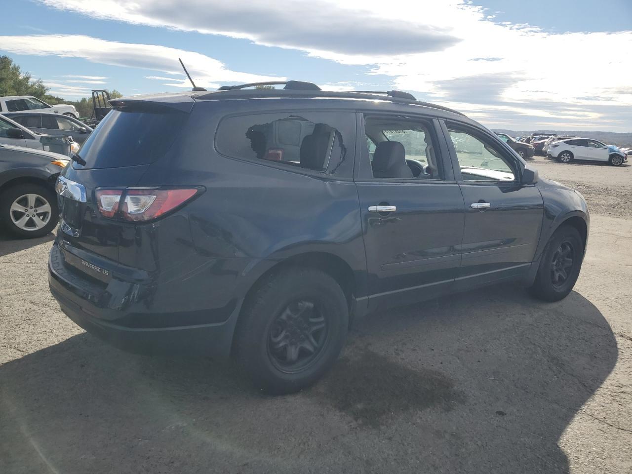 2015 Chevrolet Traverse Ls - Фото 3