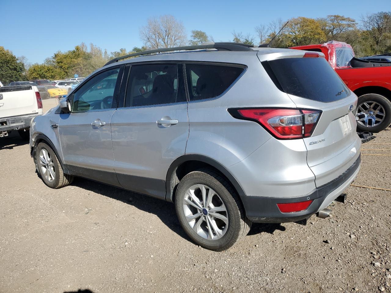 2017 Ford Escape Se - Фото 2