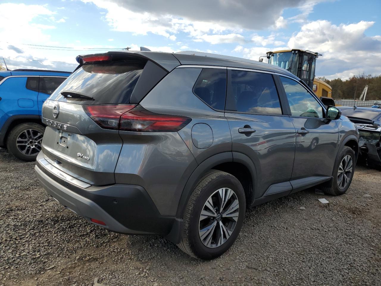 2023 Nissan Rogue Sv - Image 3