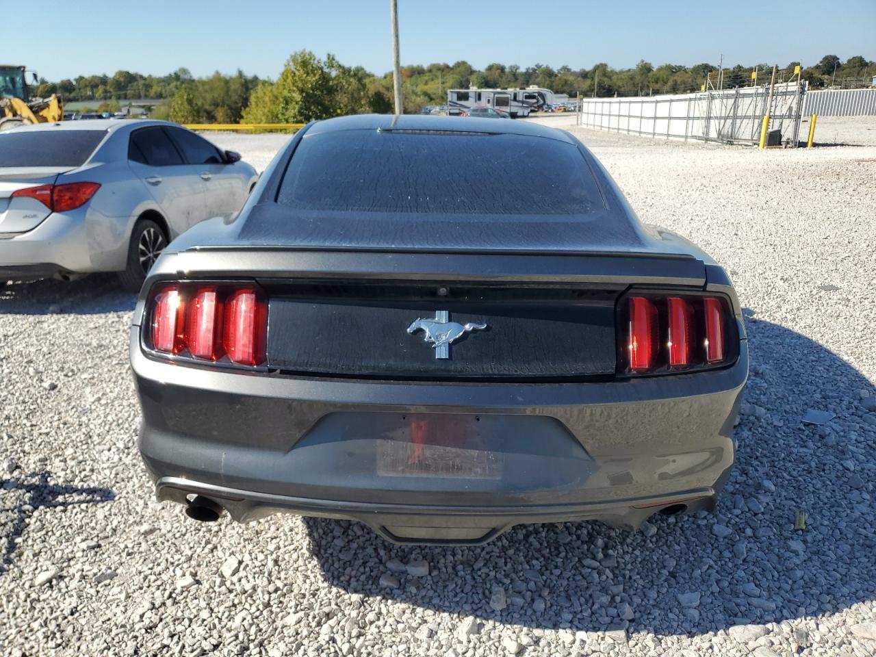 2016 Ford Mustang - Image 6