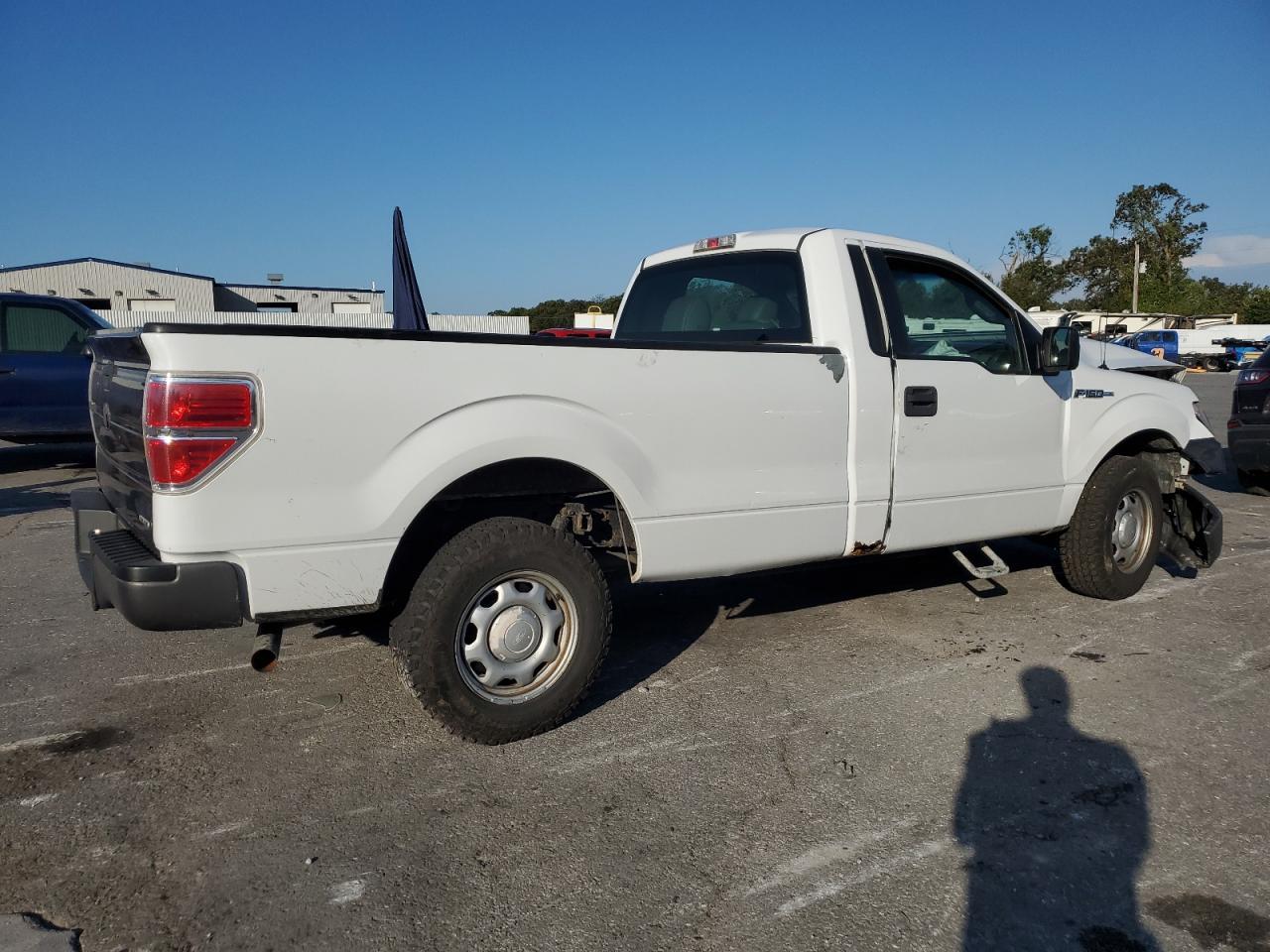 2011 Ford F150 - Image 3