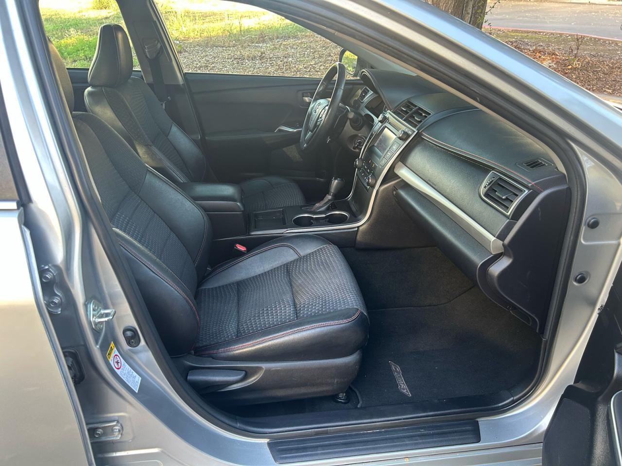 2016 Toyota Camry Le - Image 5