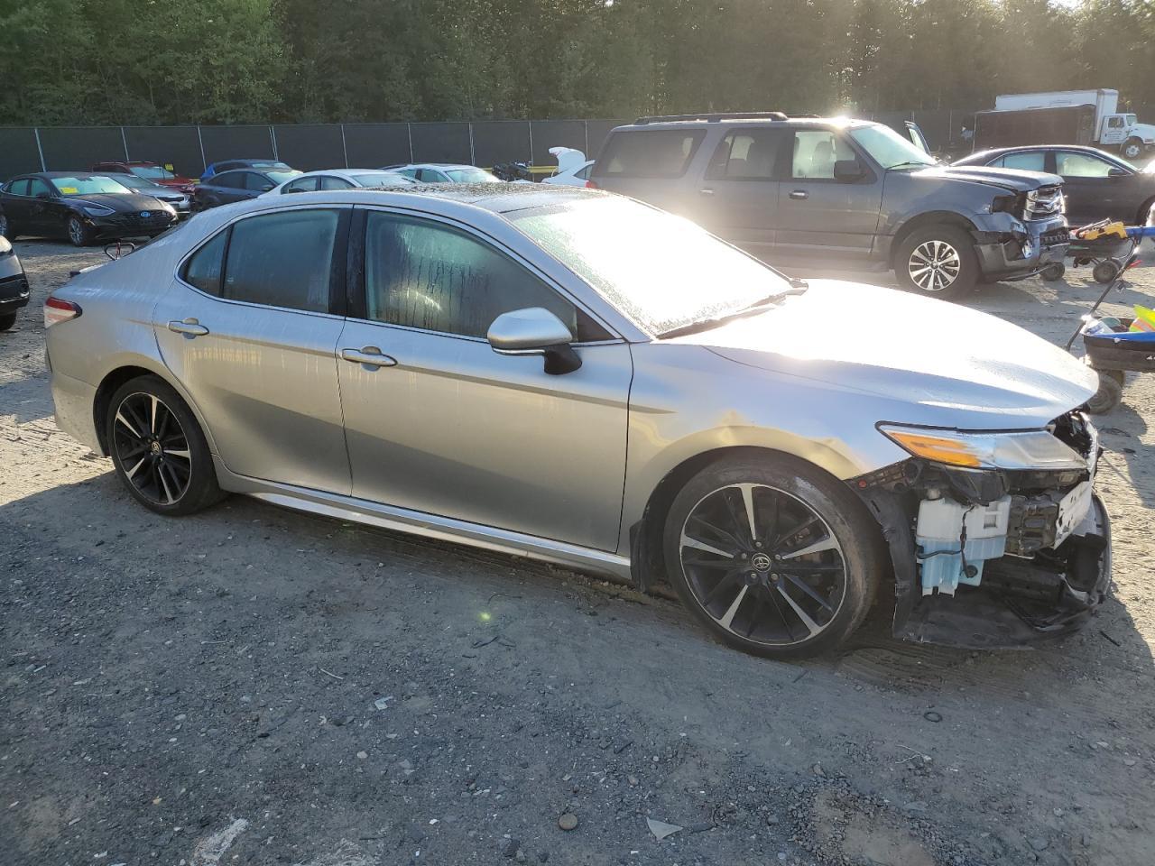 2020 Toyota Camry Xse - Фото 4