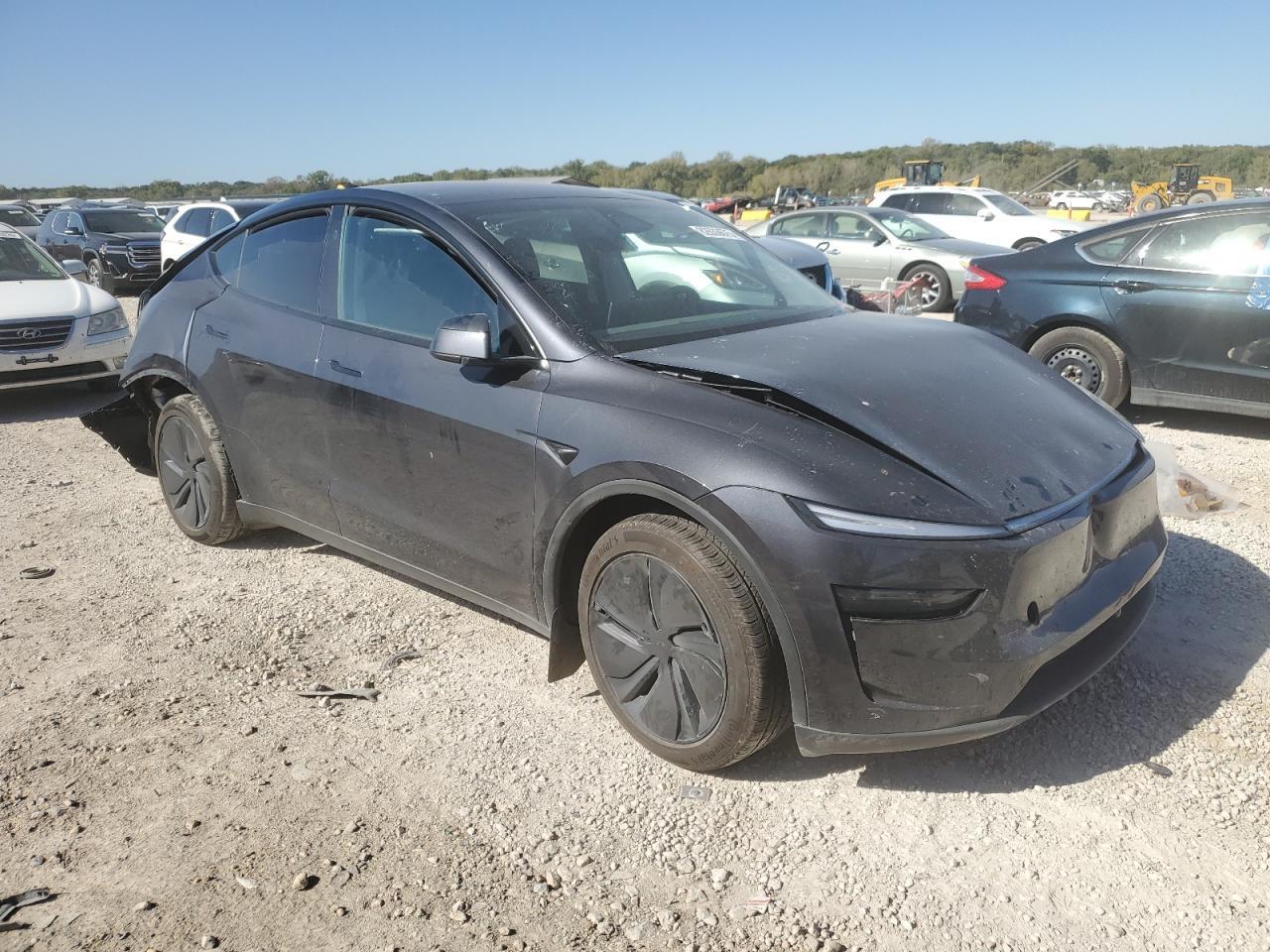 2026 Tesla Model Y - Фото 4
