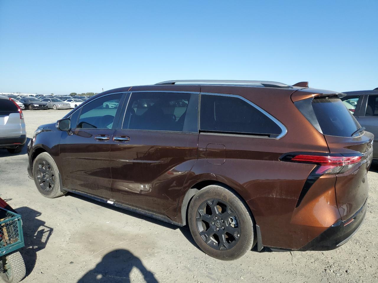 2023 Toyota Sienna Limited - Image 2